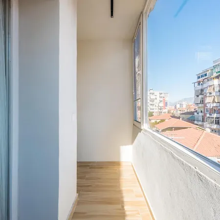 Apartmán Pazari I Ri - 1 Bedroom Loft Tirana