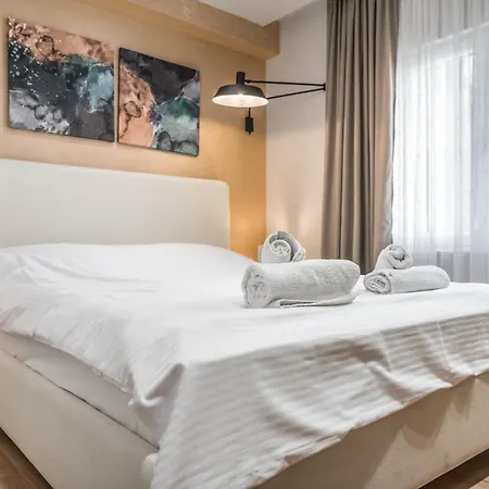 公寓 Pazari I Ri - 1 Bedroom Loft *