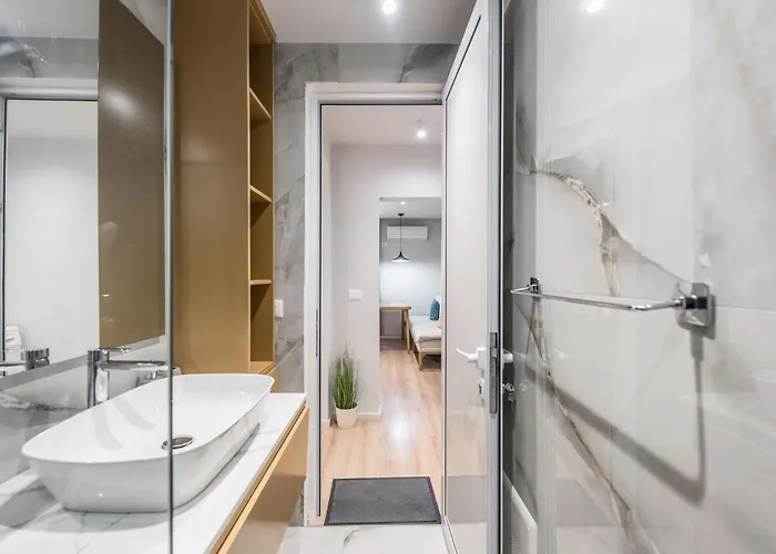 Pazari I Ri - 1 Bedroom Loft * 地拉那